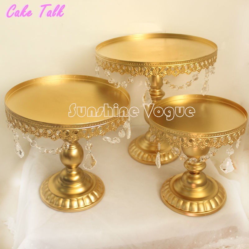 ゴールドケーキスタンド 金属鉄 クリスタルネックレス カップケーキ 結婚式の装飾品 ベーキングケーキ アクセサリーツール O023