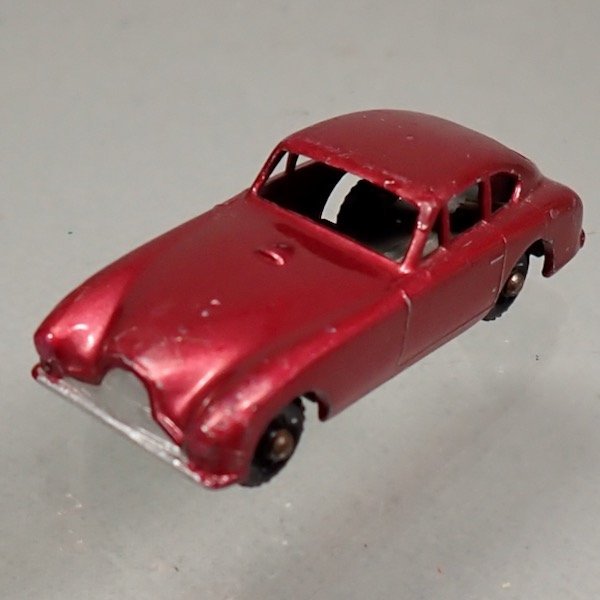 ☆(珍品/レアカラー)MATCHBOX 53A アストンマーチン 6,5cm