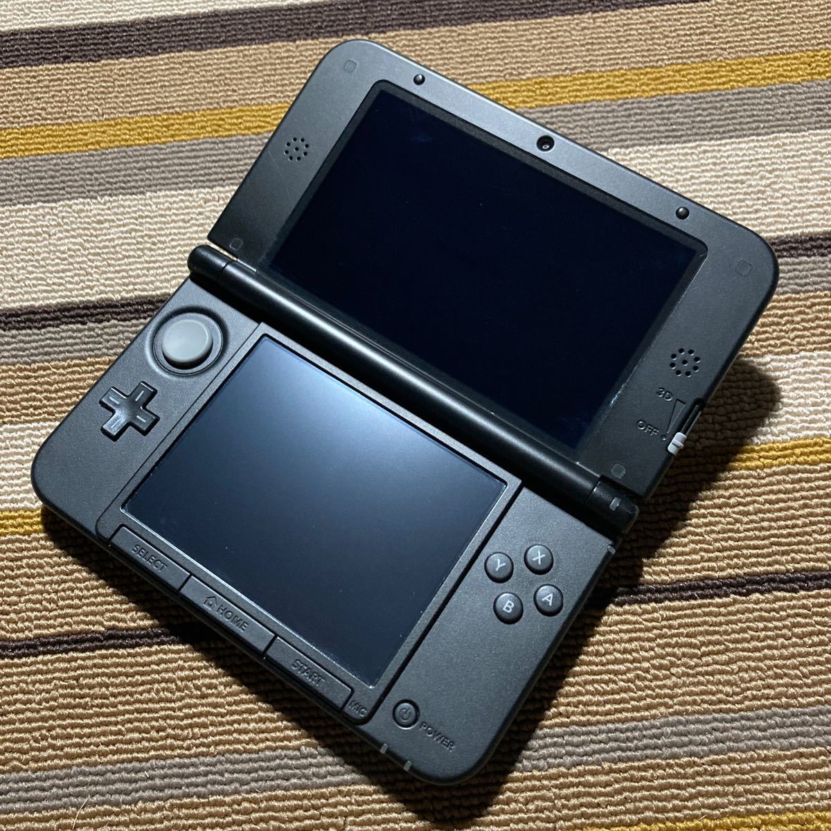 3DS  ニンテンドー3DS LL 本体 シルバー × ブラック 充電器付き