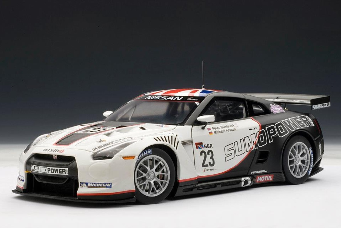 オートアート・シグネチャー シリーズ 1/18 日産 GT-R GT1 2010 SUMO