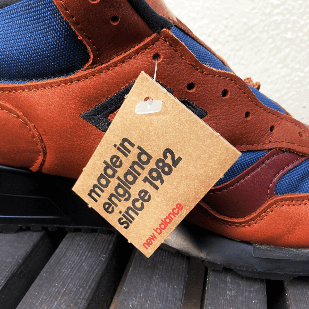 UK производства NEW BALANCE MH1500TN TAN *RAINER~ US9.5D 27.5cm ограничение M1500 mid cut новый товар кожа Англия Британия производства Brown × темно-синий × серый 