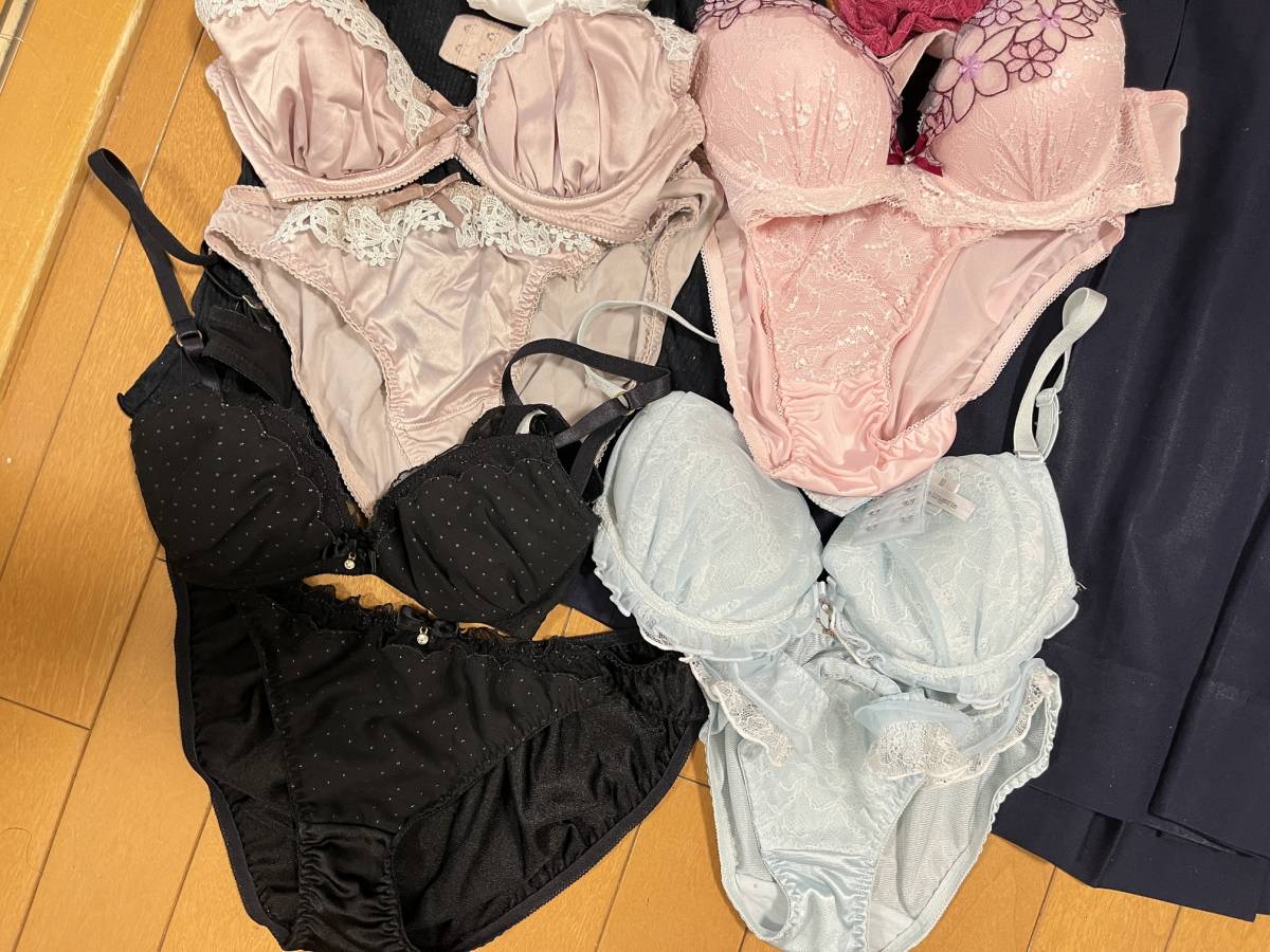 *eco女の子タンス整理品女子高校生*ブラショーツ パンツ 制服 リコーダー スクール水着 パジャマ ノート類 靴下 私服 処分品 訳あり 3