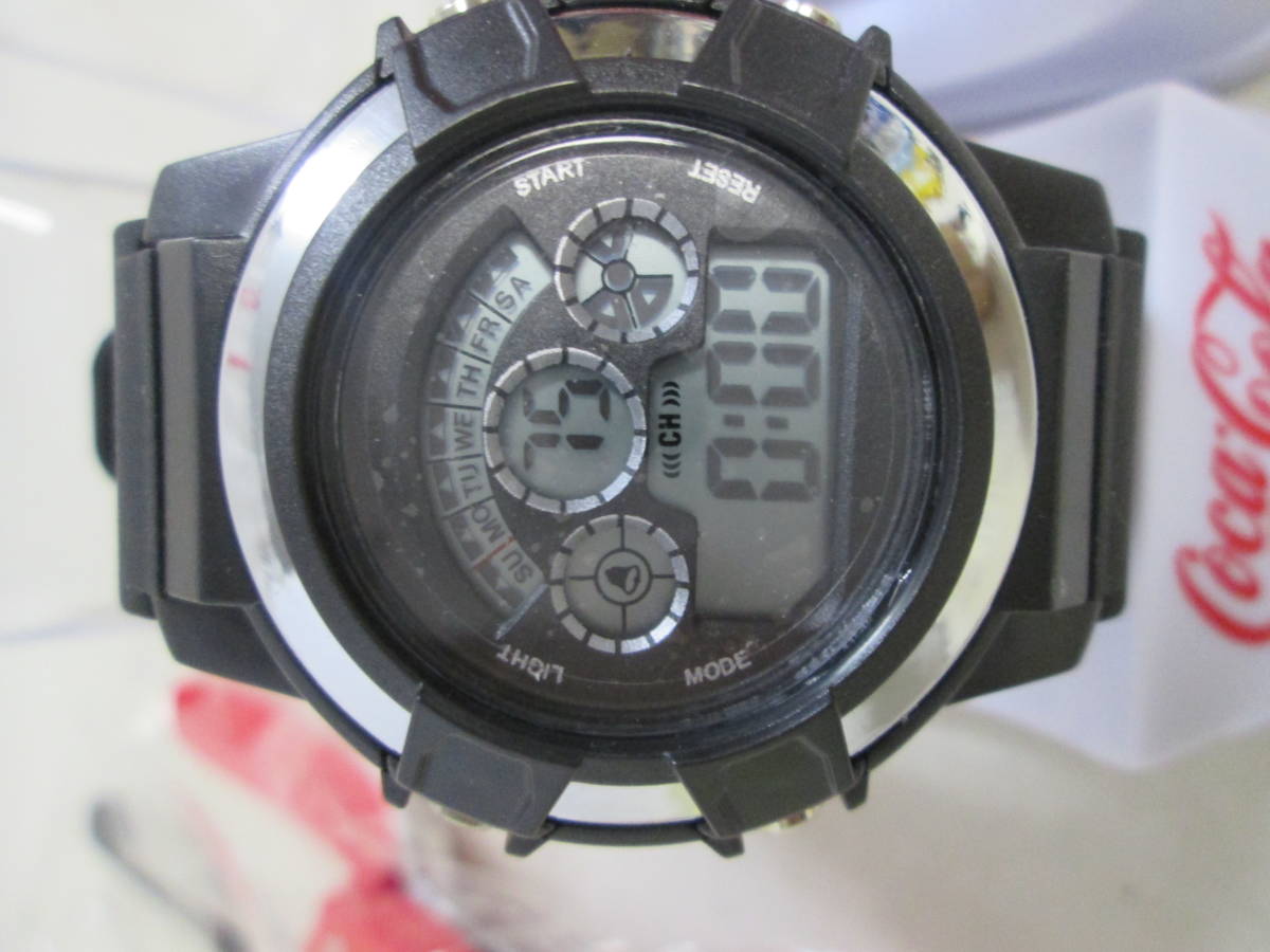 コカ・コーラ 　デジタルウオッチ　アナログ　　　 ４種類で　新品　腕時計　テストOK　　送料は説明欄に記入_画像3