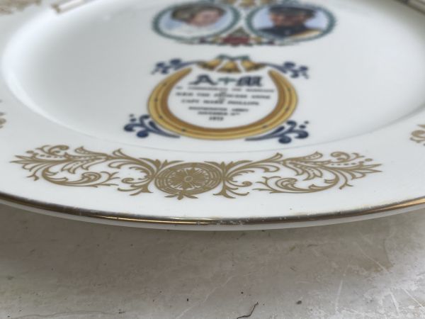アンティーク ロイヤル・ウェディングプレート 飾皿 アン王女＆マーク・フィリップス Aynsley China,1973, イギリス王室 結婚記念プレート_金彩のがれが見られます