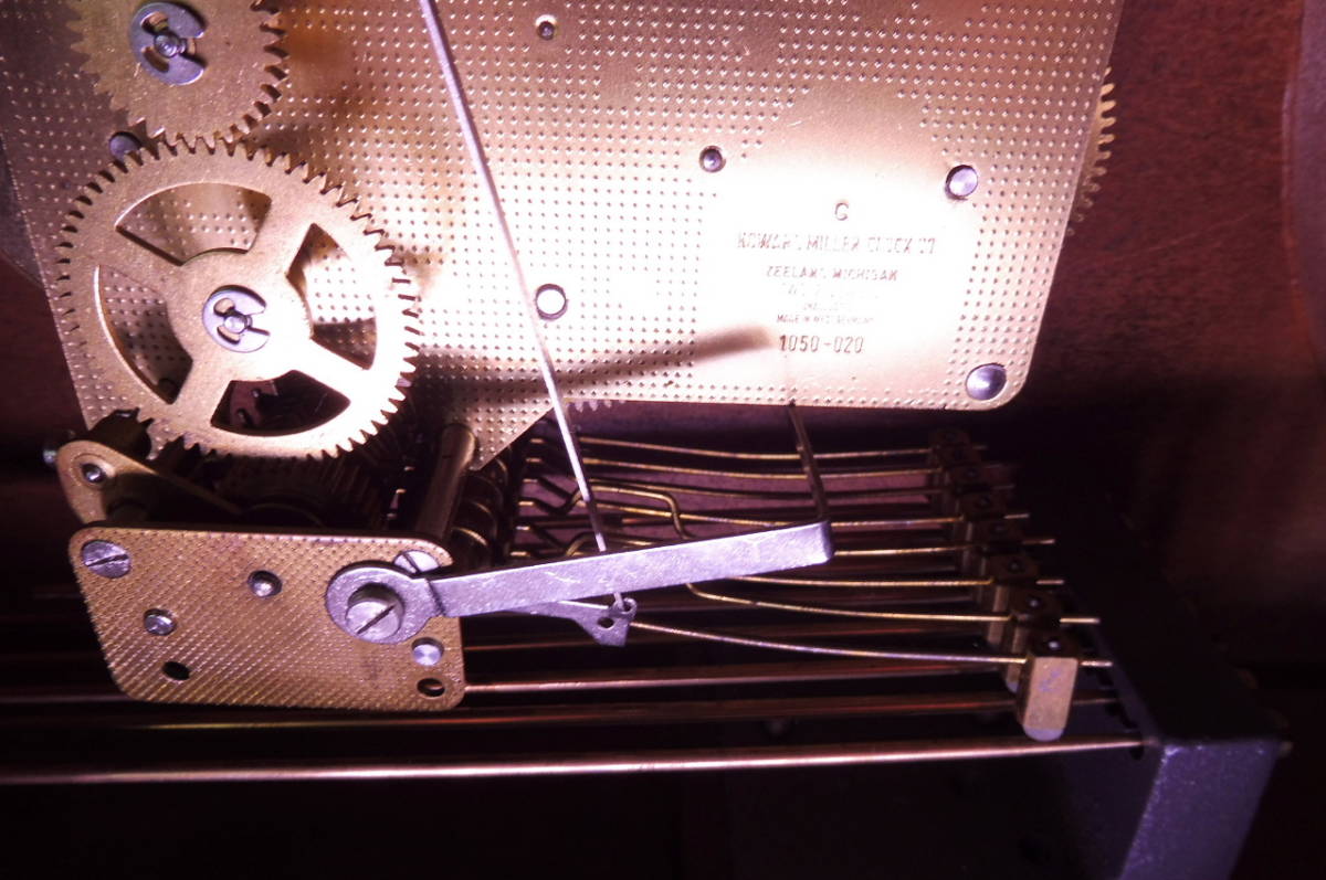 ♪ ♪　ドイツ製　ハワードミラー　 冨士見型　3曲チャイム　　8日巻き　テンプ式置時計　可動品 　♪♪_画像9