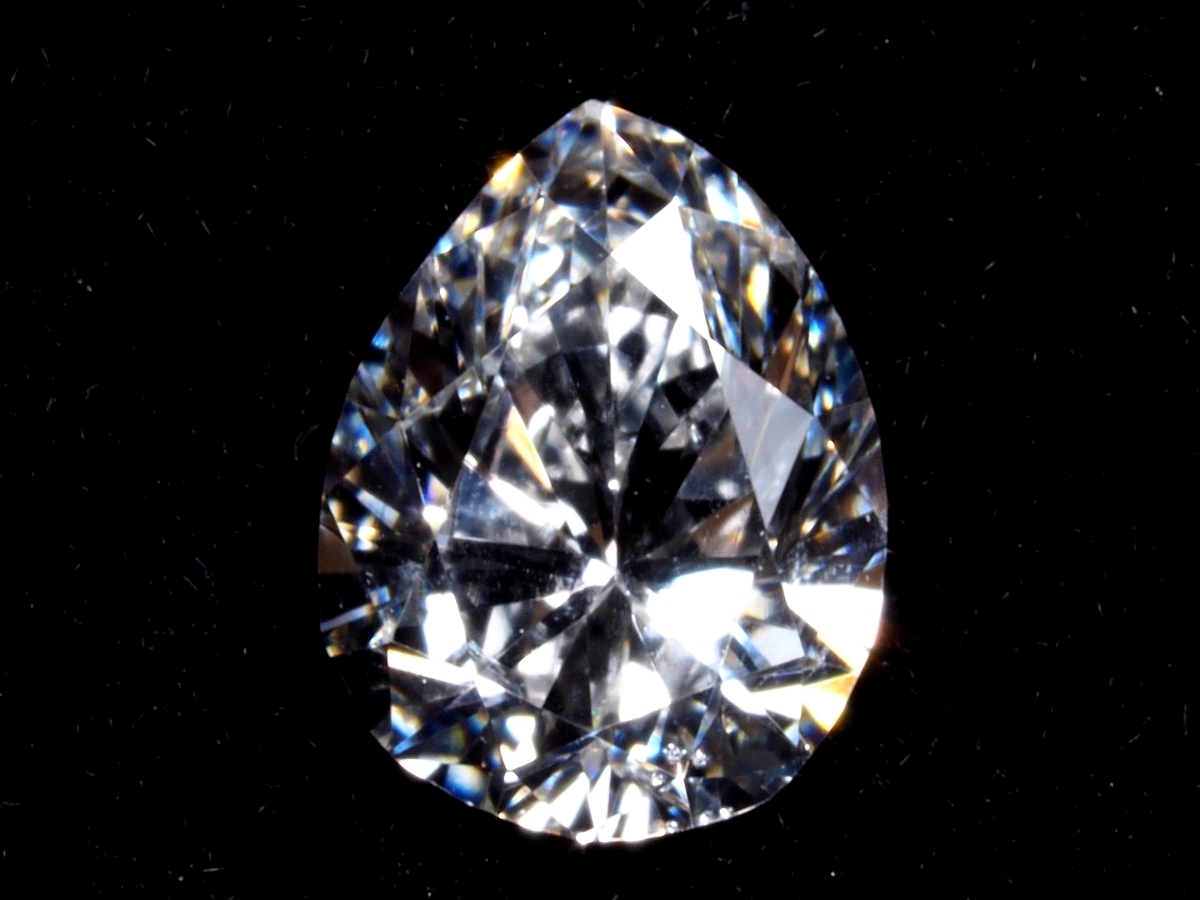 まとめ買いでお得 天然ダイヤモンド ペアシェイプカット E SI1 0.346