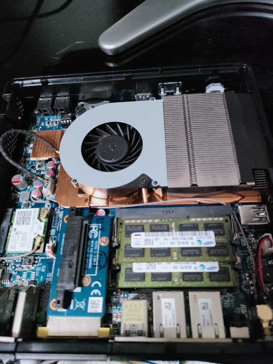 超小型ゲーミングPC ZOTAC ZBOX EN860 /i5/GTX860M_画像6