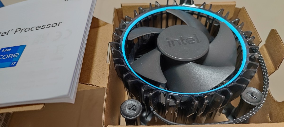 Intel 純正 CPUクーラー ファン LGA1700 core i7-12700 新品未 Intel 純正 CPUクーラー ファン LGA1700 core i7-12700 新品未