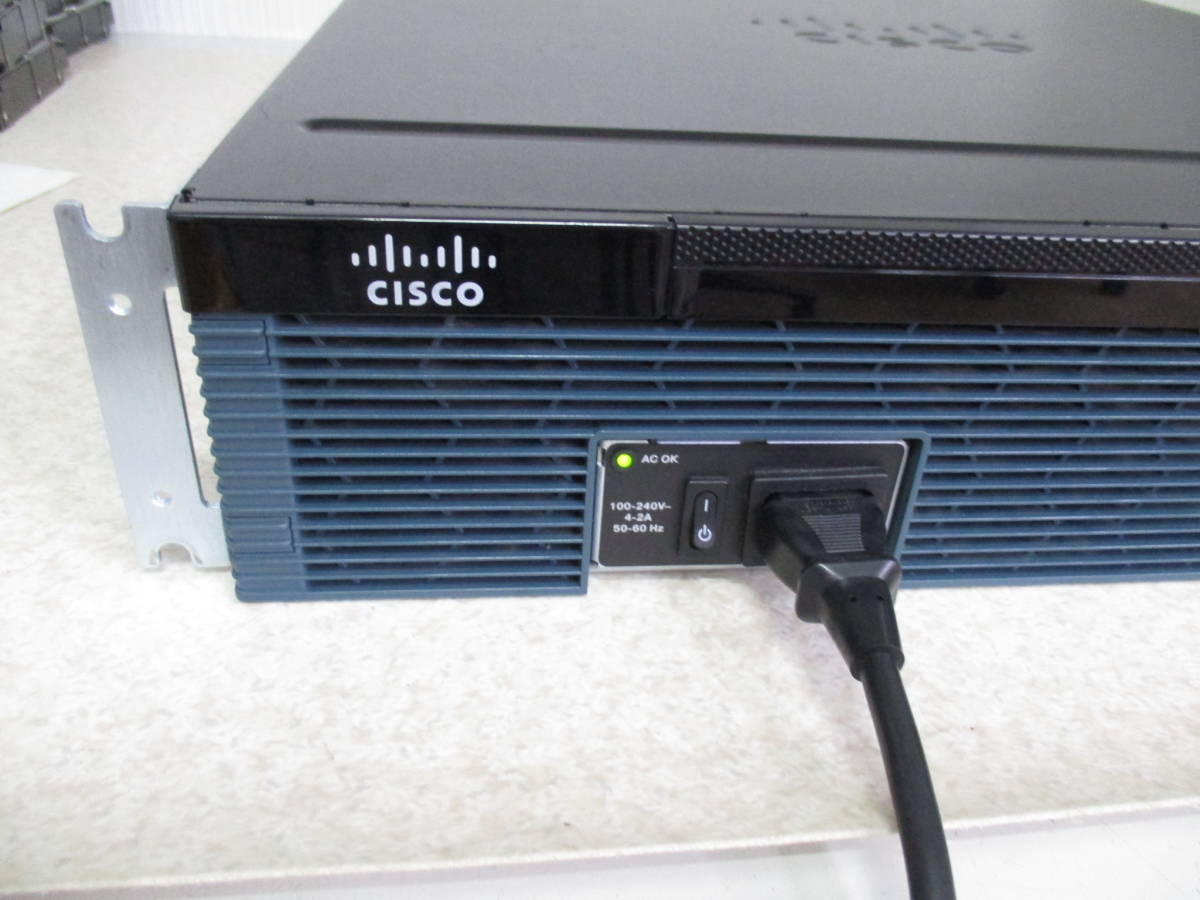 CISCO 2900 Series Cisco 2921★ 通電確認 本体のみ ★ 現状品 です。★No:LII-31_画像3