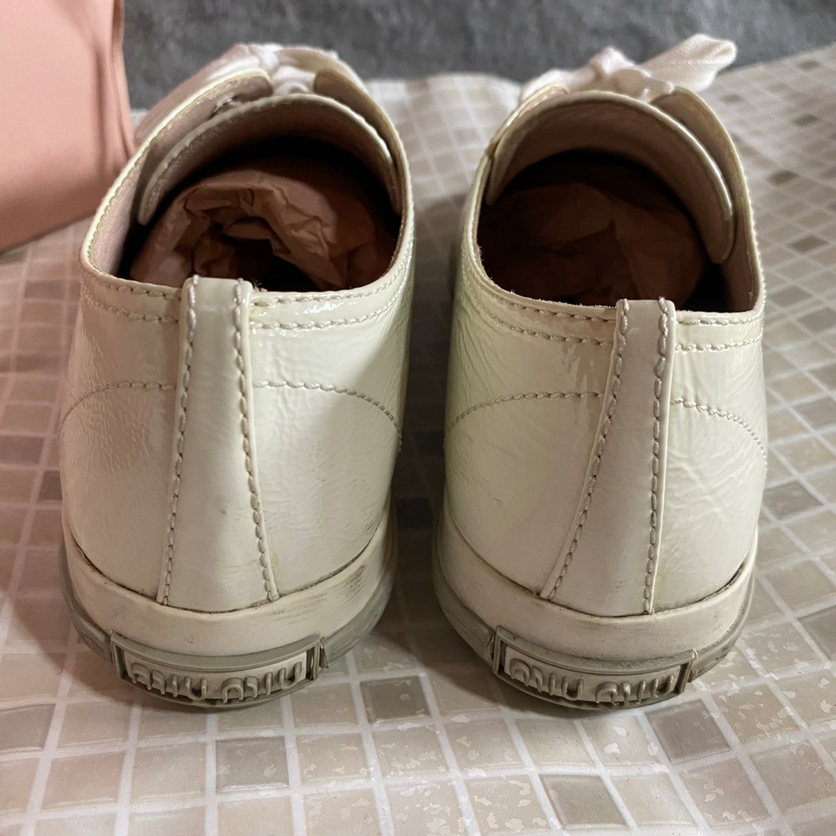 箱付き miumiu ミュウミュウ スニーカー 靴 gzerosolucoes.com.br
