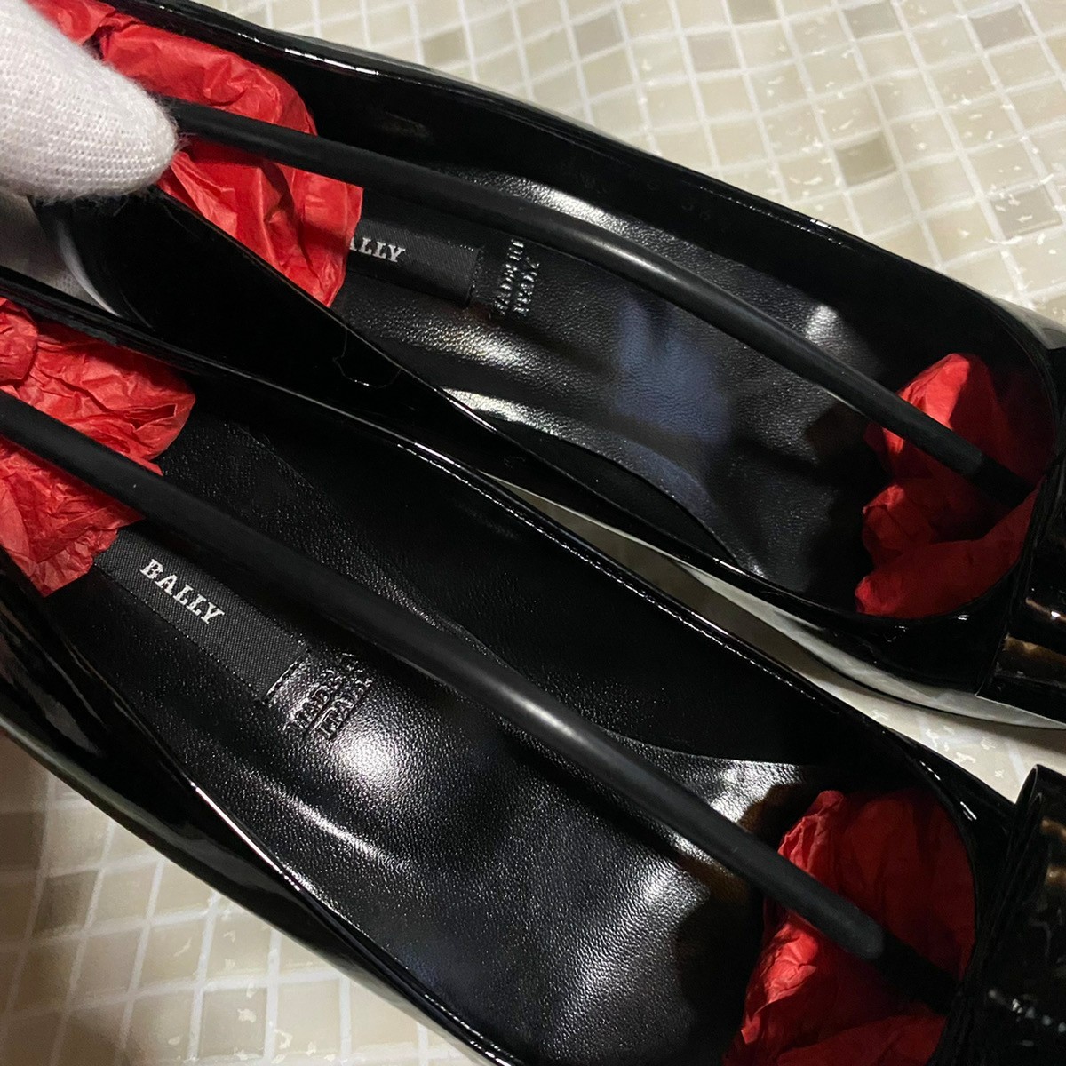 箱付き 美品 BALLY バリー エナメル リボン ヒール パンプス