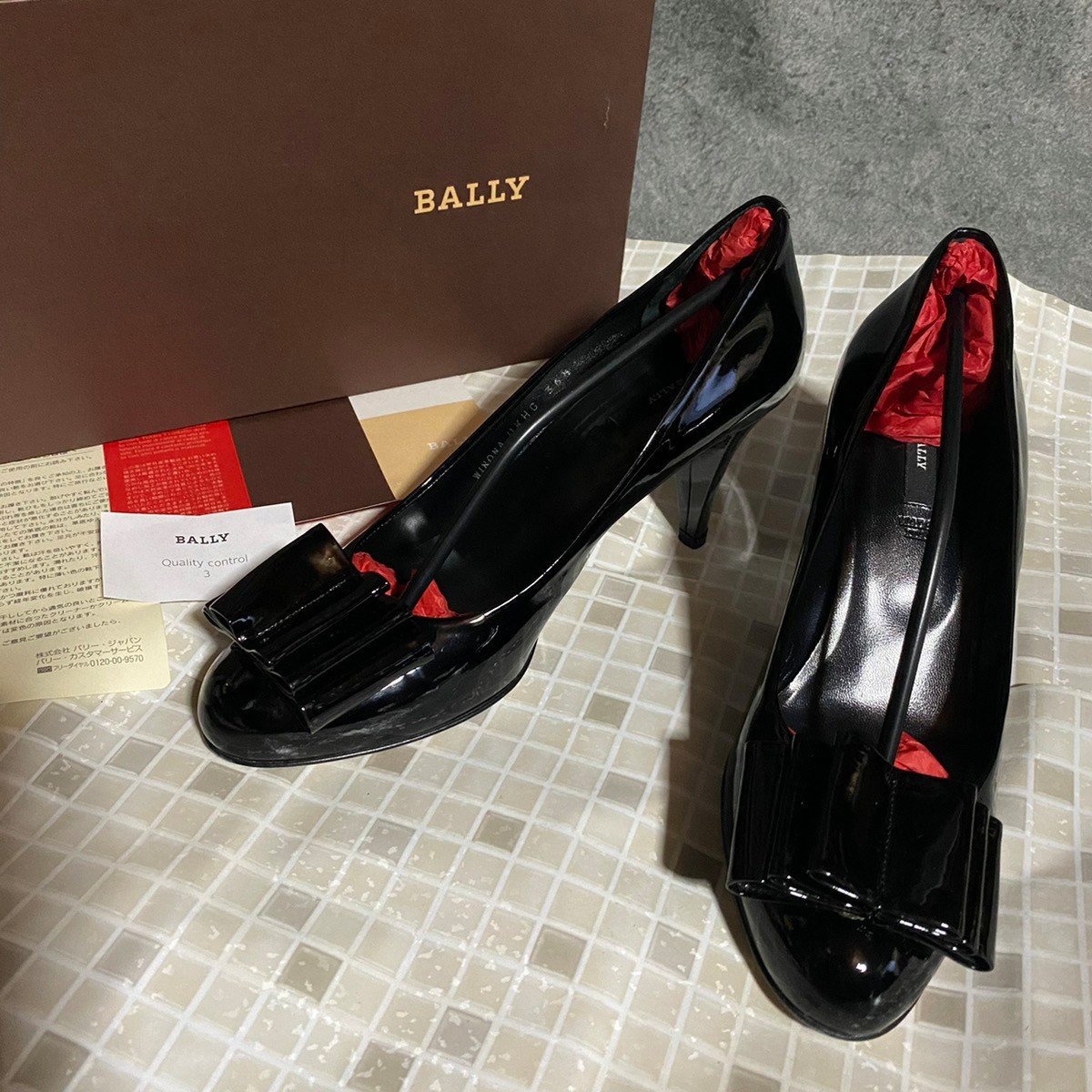 箱付き 美品 BALLY バリー エナメル リボン ヒール パンプス