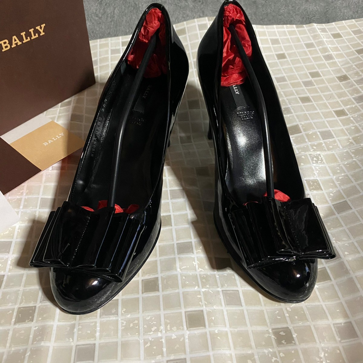 箱付き 美品 BALLY バリー エナメル リボン ヒール パンプス