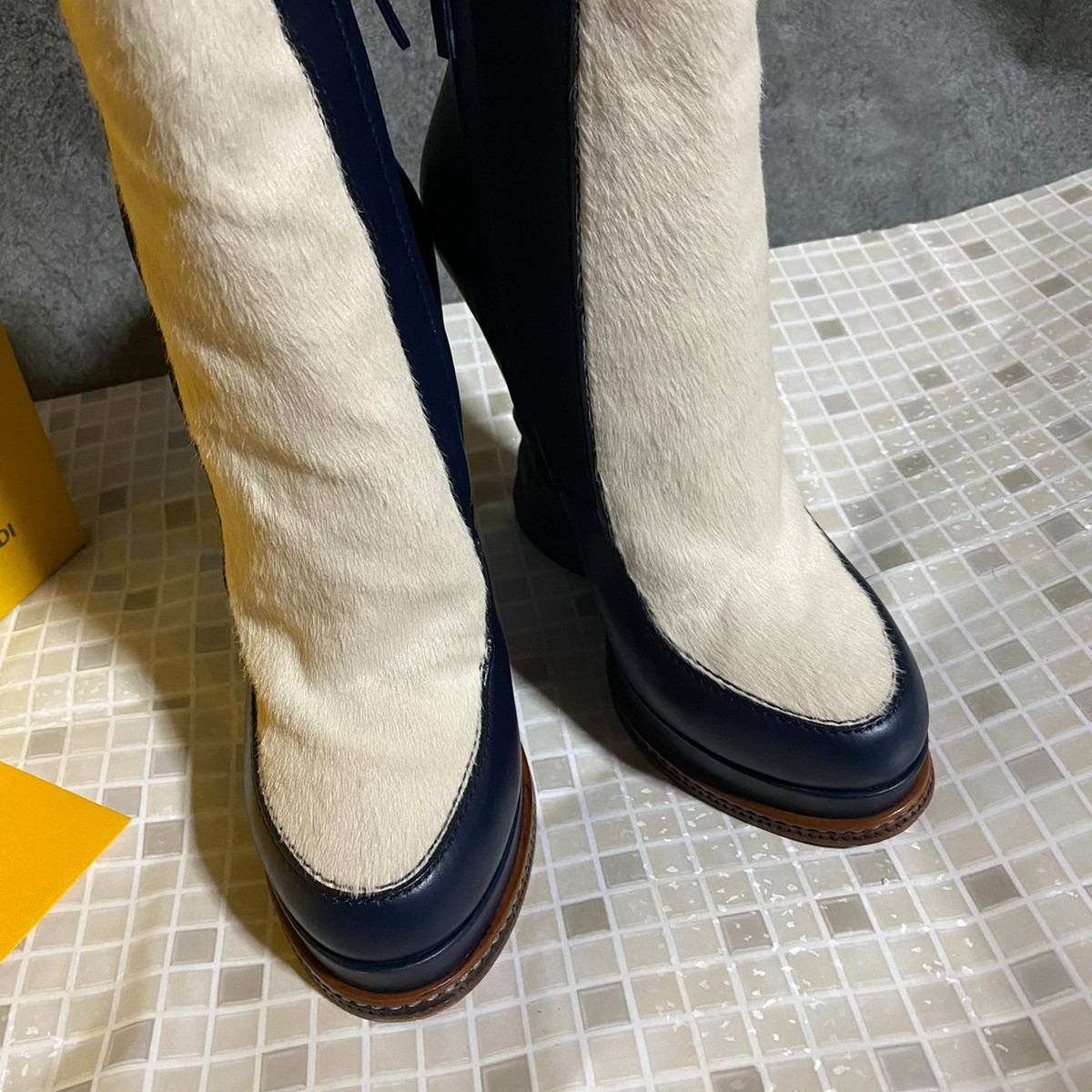 箱付き 限定品 FENDI フェンディ ブーツ ローマンレザー | contifarma.pe