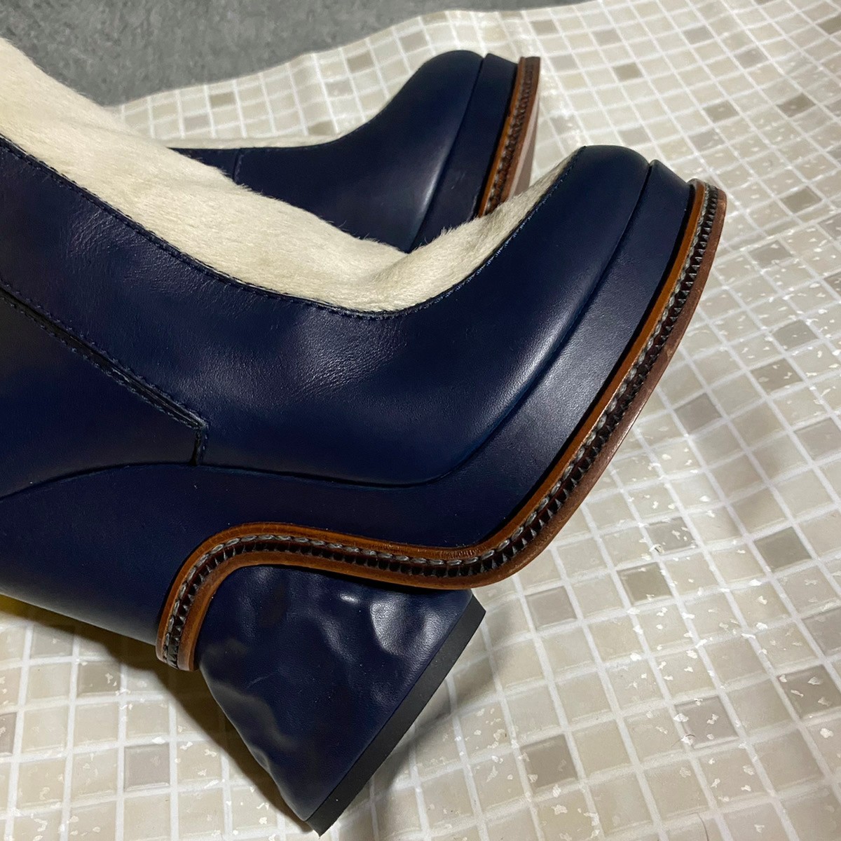 箱付き 限定品 FENDI フェンディ ブーツ ローマンレザー | contifarma.pe