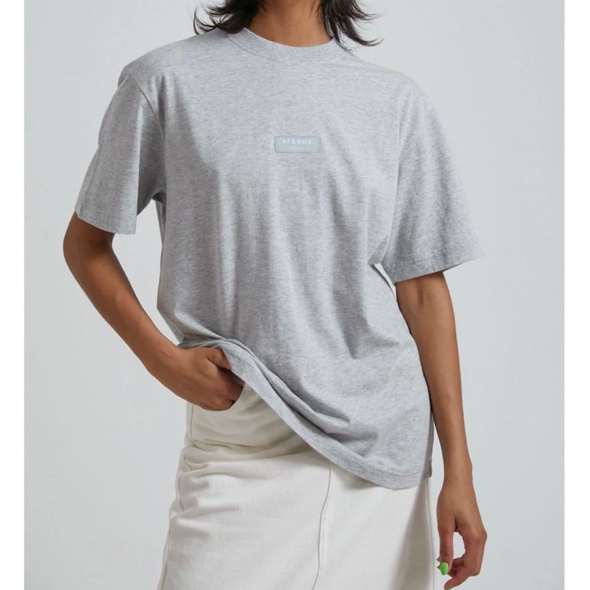 Afends. SOCIETYライトグレー 半袖Tシャツ 男女兼用 メンズ レディース ユニセックス ロゴ シンプル