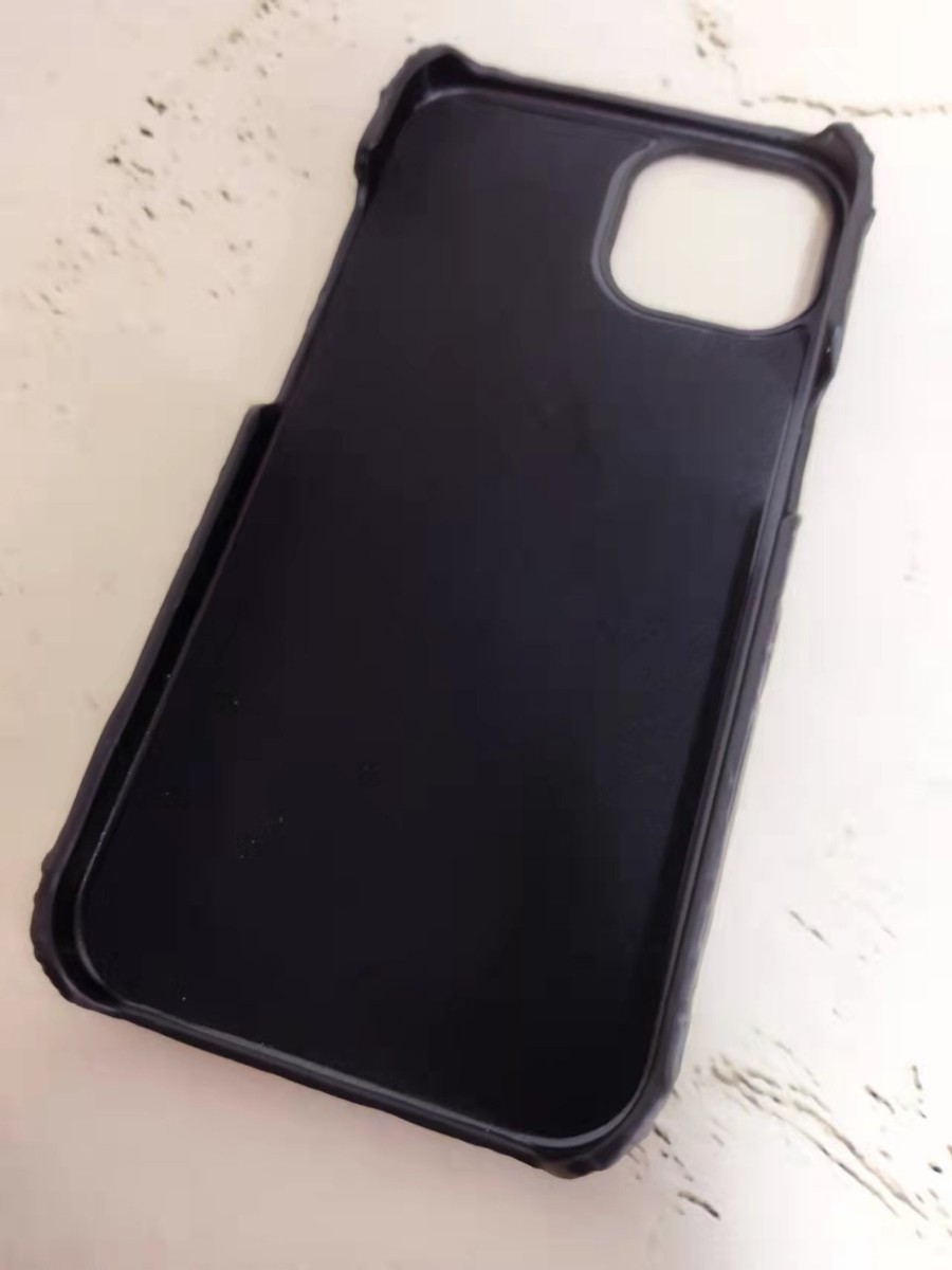 かわいいiPhone１３スマホケース新品おしゃれなアイフォン１３携帯カバー　大人気　ブラック　黒６．１インチ携帯ケース