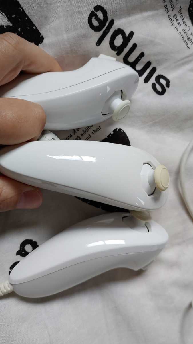 【匿名配送】ニンテンドー　Wii ヌンチャク　3個セット　Wiiリモコン　動作品　任天堂 純正品 白 ホワイト WiiU 