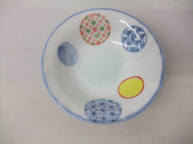 日本製　　美濃焼　丸紋　深小皿　ミニ浅鉢　少し深みがあり便利な小皿です。_画像1