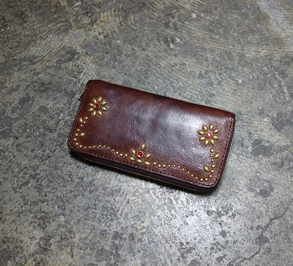 TK 希少 入手困難 ティーエムティー STUDS LEATHER LONG WALLET FLOWER STUDS スタッズ ロングウォレット 財布 TMT_画像1