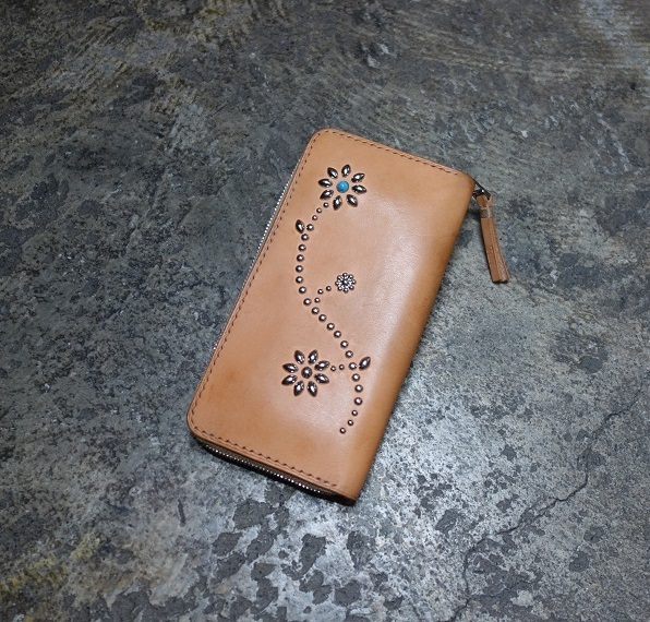 TK 希少 入手困難 ティーエムティー STUDS LEATHER LONG WALLET FLOWER STUDS スタッズ ロングウォレット 財布 TMT ヌメ系_画像1