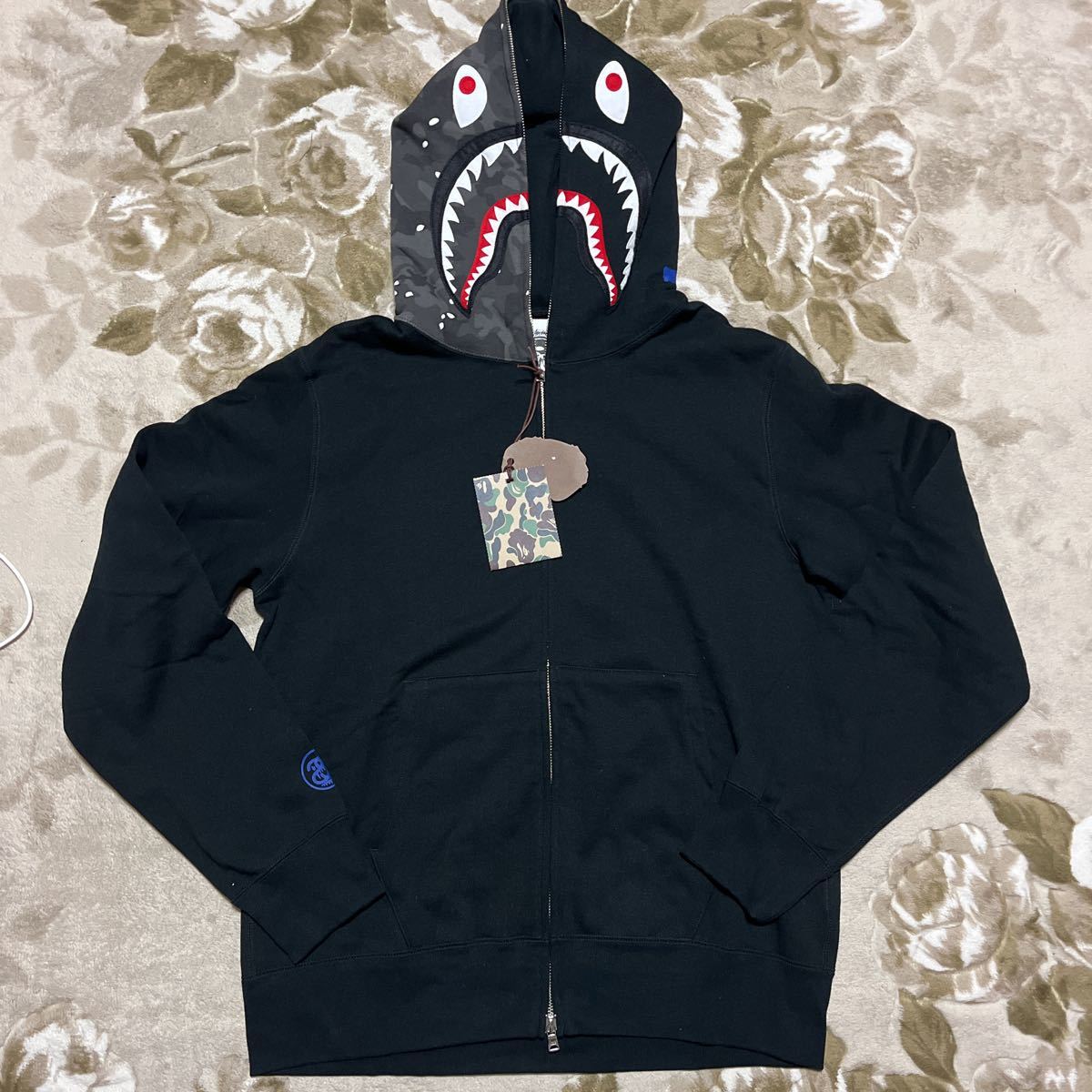 激レア　新品未使用 A BATHING APE BAPE KAWS STUSSY SHARK HOODIE シャークパーカー　コラボ　パーカー　スウェット　BABY MILO XL_画像2