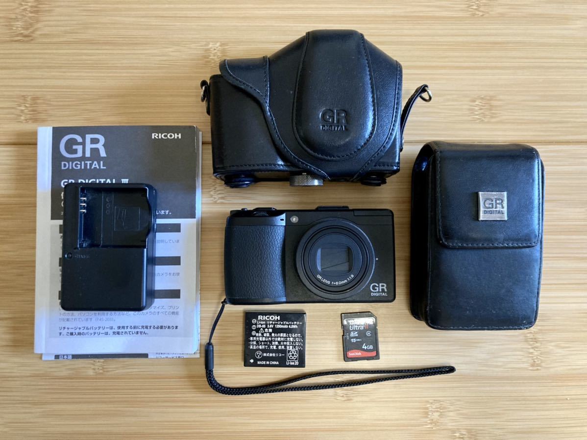 男性に人気! RICOH Amazon GR lll (GR3) & バッテリー3つ レザー