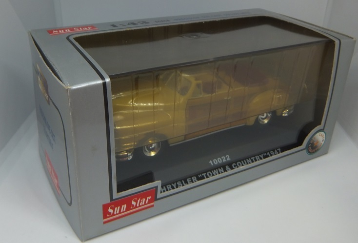 ②Sun Star 1/43 Chrysler Town and Country 1947 Sunstar minicar 