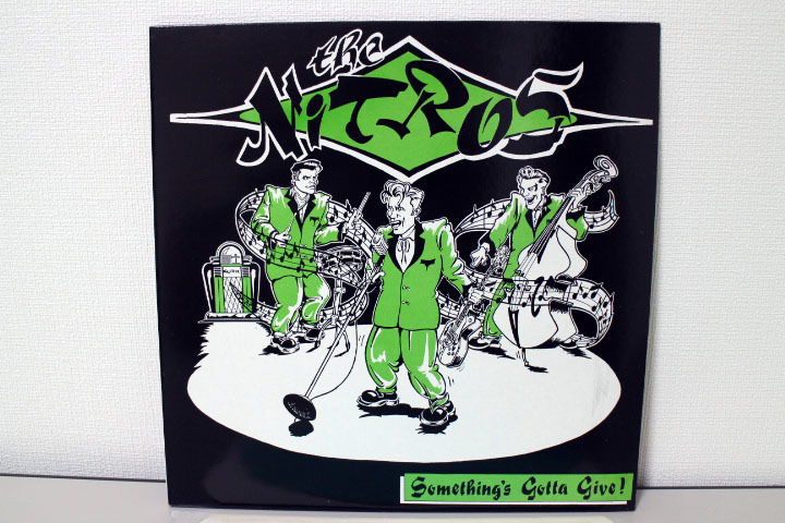 LP THE NITROS / SOMETHING`S GOTTA GIVE! 英国盤　カラー盤1000枚限定　NITLP001　中古美品_画像2