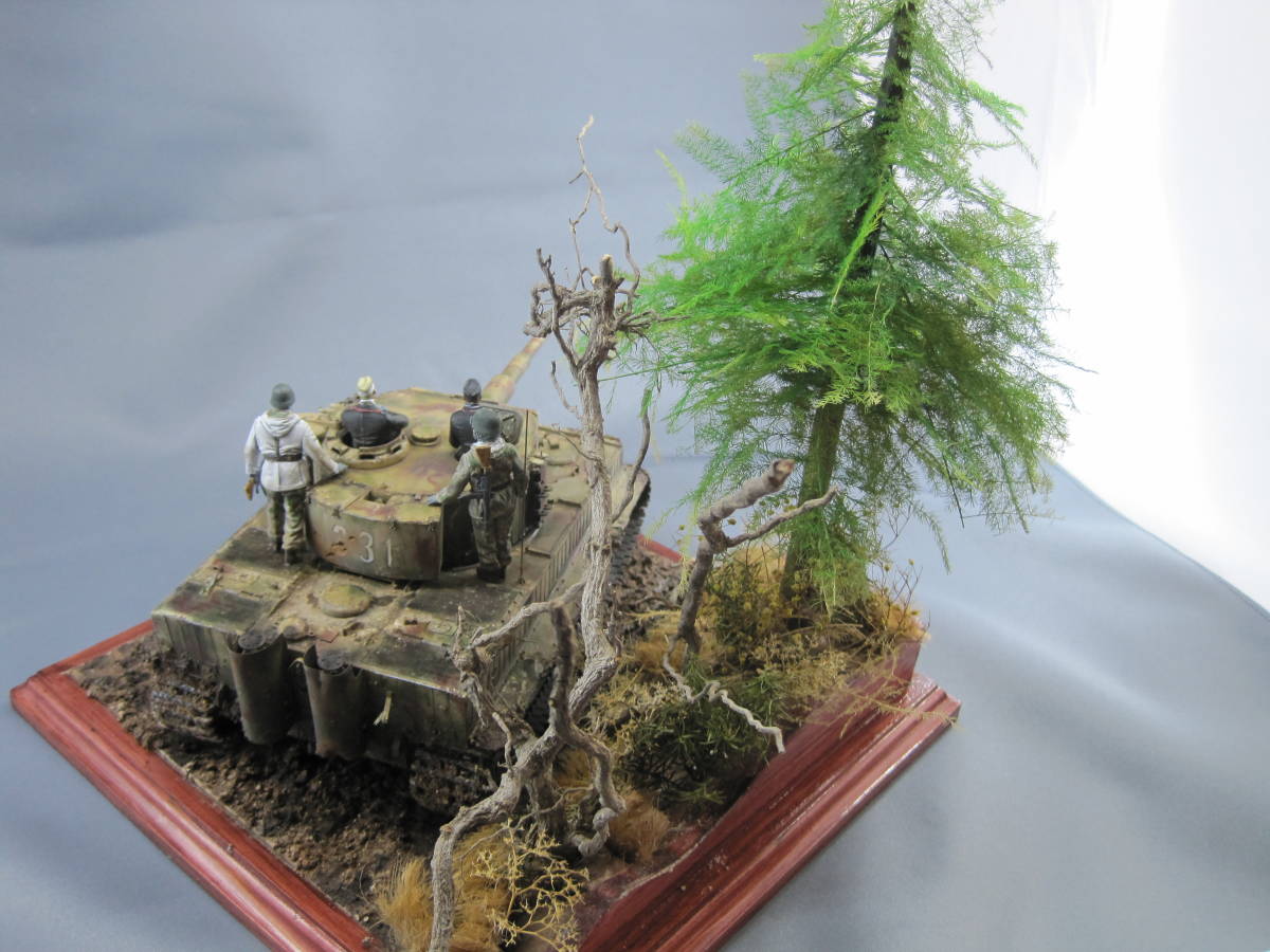完成品ジオラマ ドイツ戦車 タイガー1 1/35スケール 完成品ジオラマ ドイツ戦車 タイガー1 1/35スケール