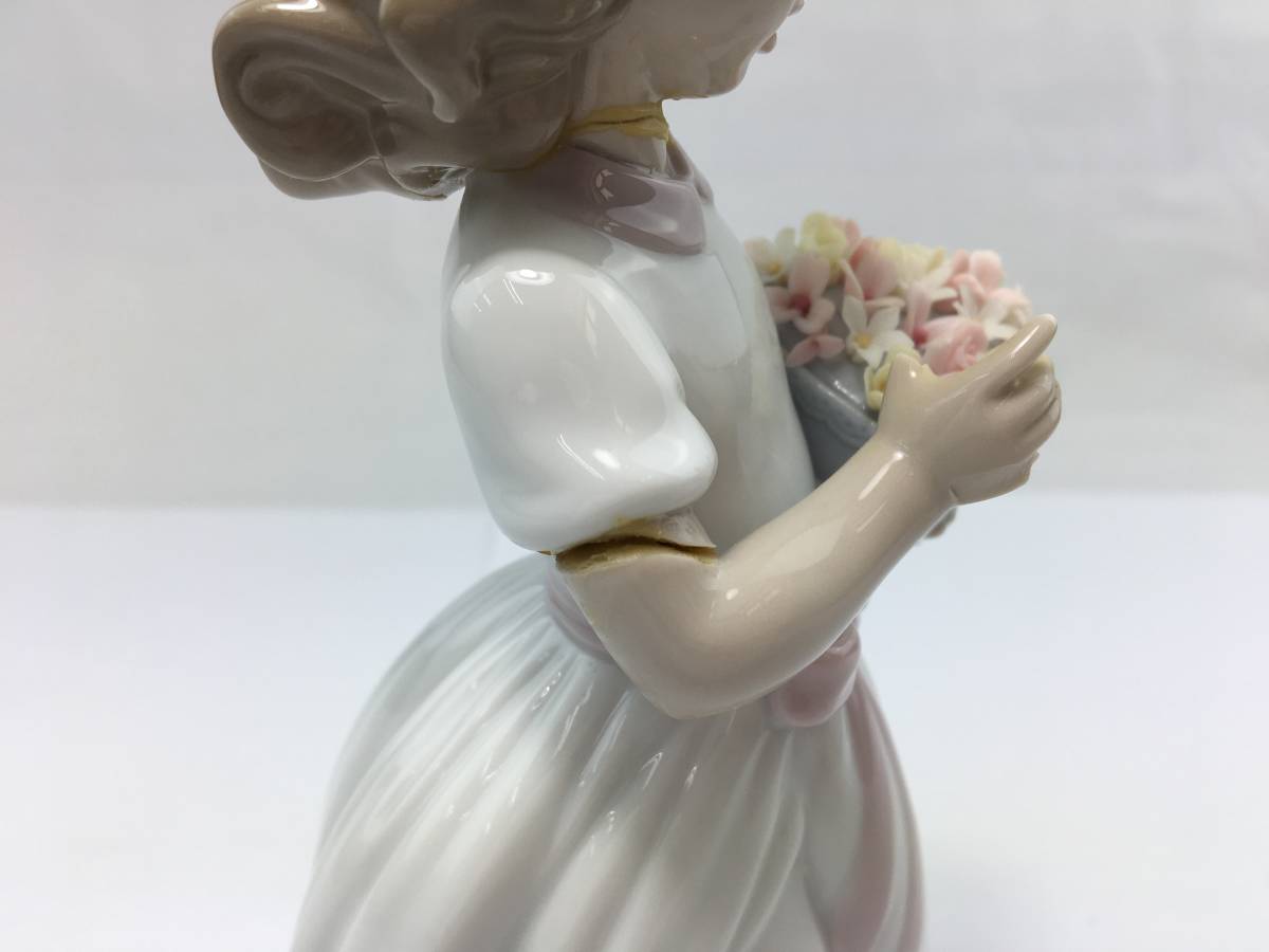 Y/ LLADRO リヤドロ 6915 大切なあなたへ 少女 陶器 置物 0612-07