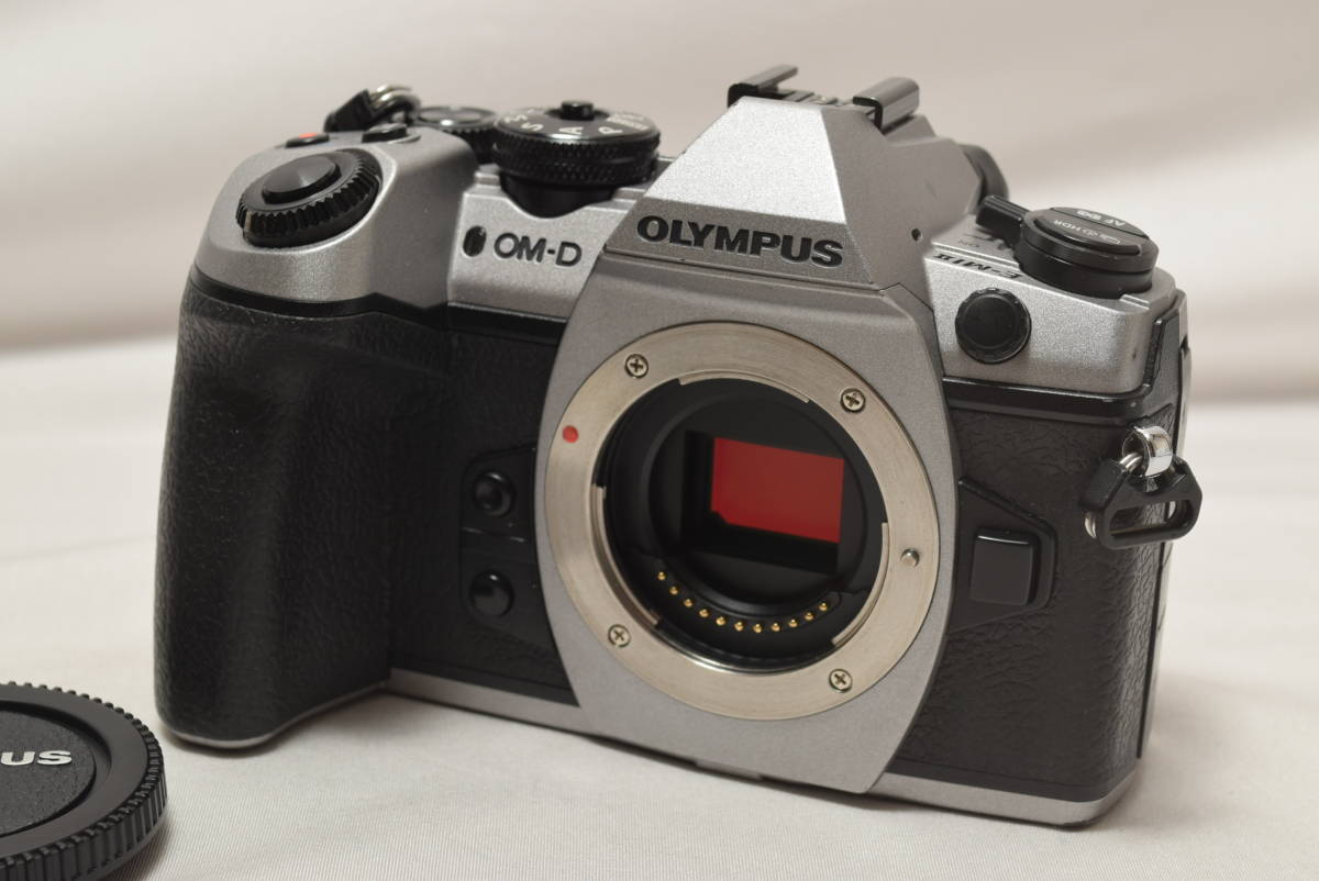 27950円 OLYMPUS ミラーレス一眼 OM-D E-M1 MarkⅡボディ 27950円 OLYMPUS ミラーレス一眼 OM-D E-M1 MarkⅡボディ