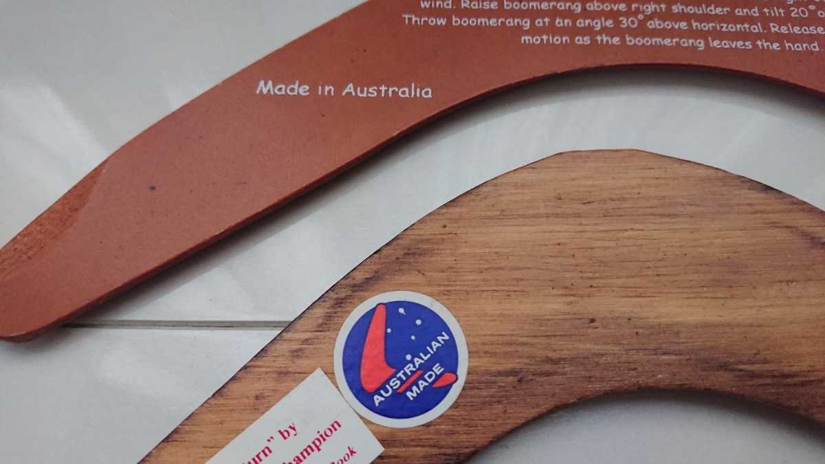  Australia made wooden boomerang secondhand goods 2 piece set 