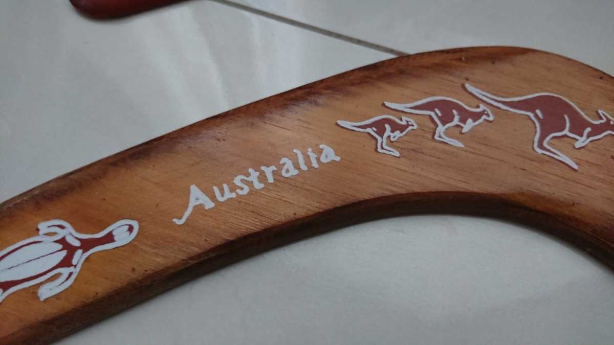  Australia made wooden boomerang secondhand goods 2 piece set 
