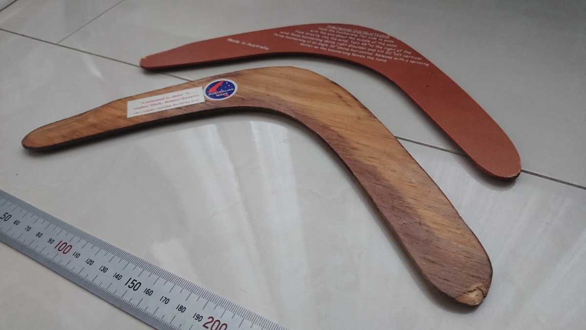  Australia made wooden boomerang secondhand goods 2 piece set 