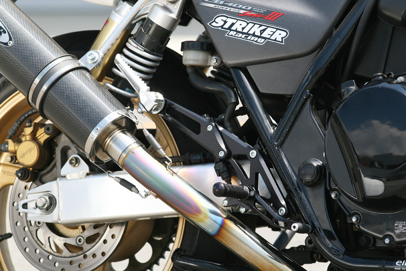 CB400SF、CB400SB REVO 08～　ステップキット　ブラック　STRIKER(ストライカー)_画像2