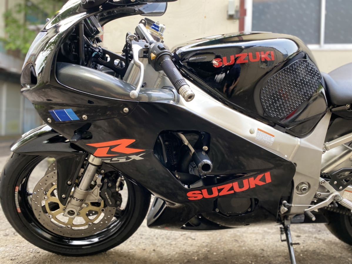 GSX-R750 走行13419キロ　エンジン始動動画有り！返品可能！車検令和5年2月まで GSXR750 平成14年式_画像9