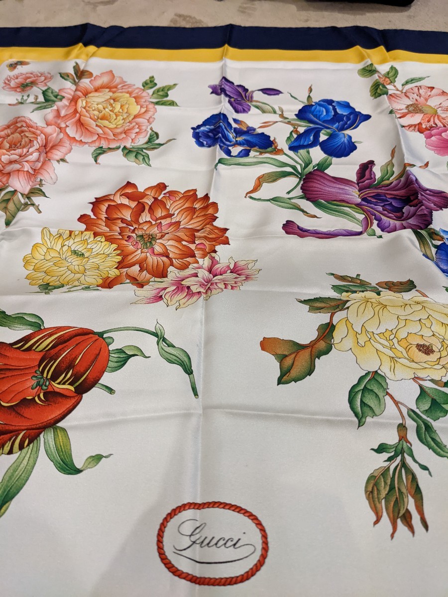 GUCCI グッチ 大判 スカーフ 84cm角 花柄