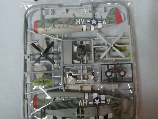 童友社 1/100 翼コレクション 第19弾 世界の撃墜王　P-47D サンダーボルト フランシス・ガブレスキー　＃113_画像2