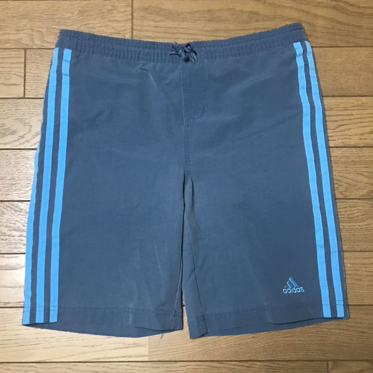 adidas BOY’S SHIRTS (インナー付) size-130(平置き37股下20) 中古(美品). 送料無料 NCNR_画像2