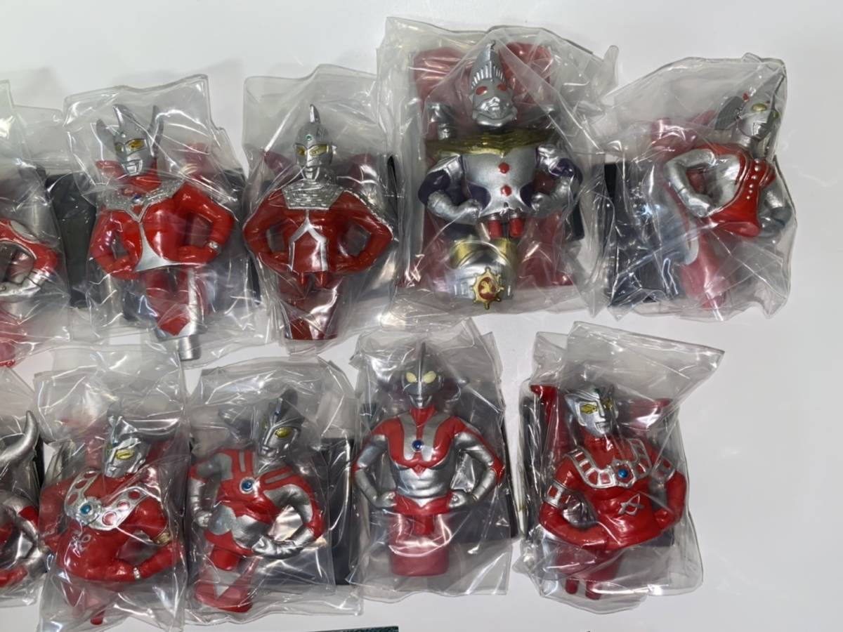 大流行中! 台紙付き ガシャポン HGシリーズウルトラマン 我らウルトラ