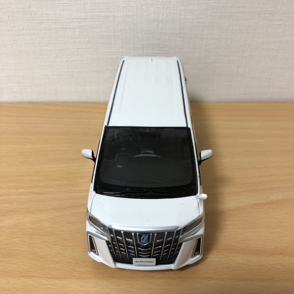 トヨタ アルファード ミニカー 1/30 非売品 ミニカー トヨタ アルファード ミニカー 1/30 非売品 ミニカー