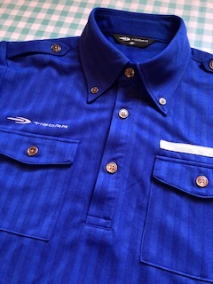 美品！　ティゴラ　TIGORA　半袖シャツ　サイズＭ　ボタンダウン　エポレット付き　透かしストライプ×ブルー　滑らかな速乾やや薄手生地_画像3