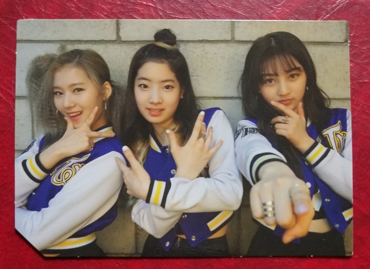ヤフオク! - TWICE サナ ジヒョ ダヒョン PAGE TWO トレ...