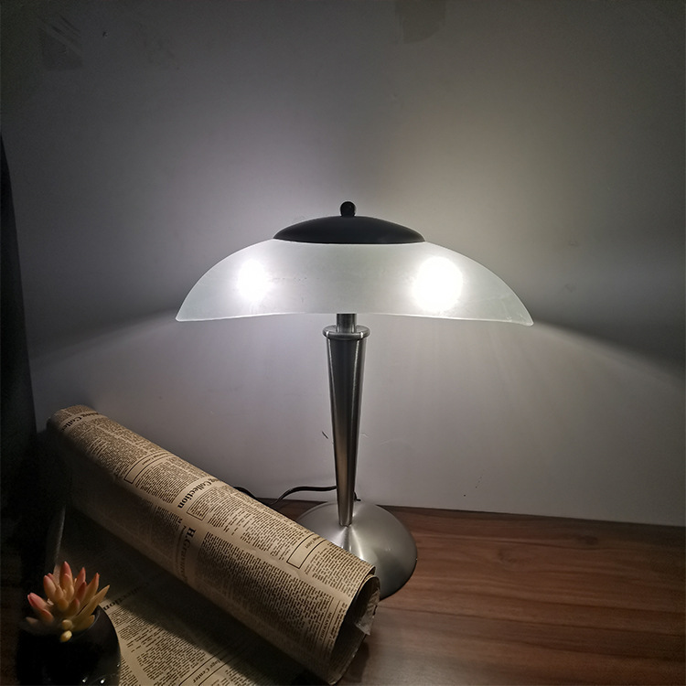 シンブル ガラステーブルランプ アメリカ式 リビング 寝室 書斎 照明 オシャレ_画像4