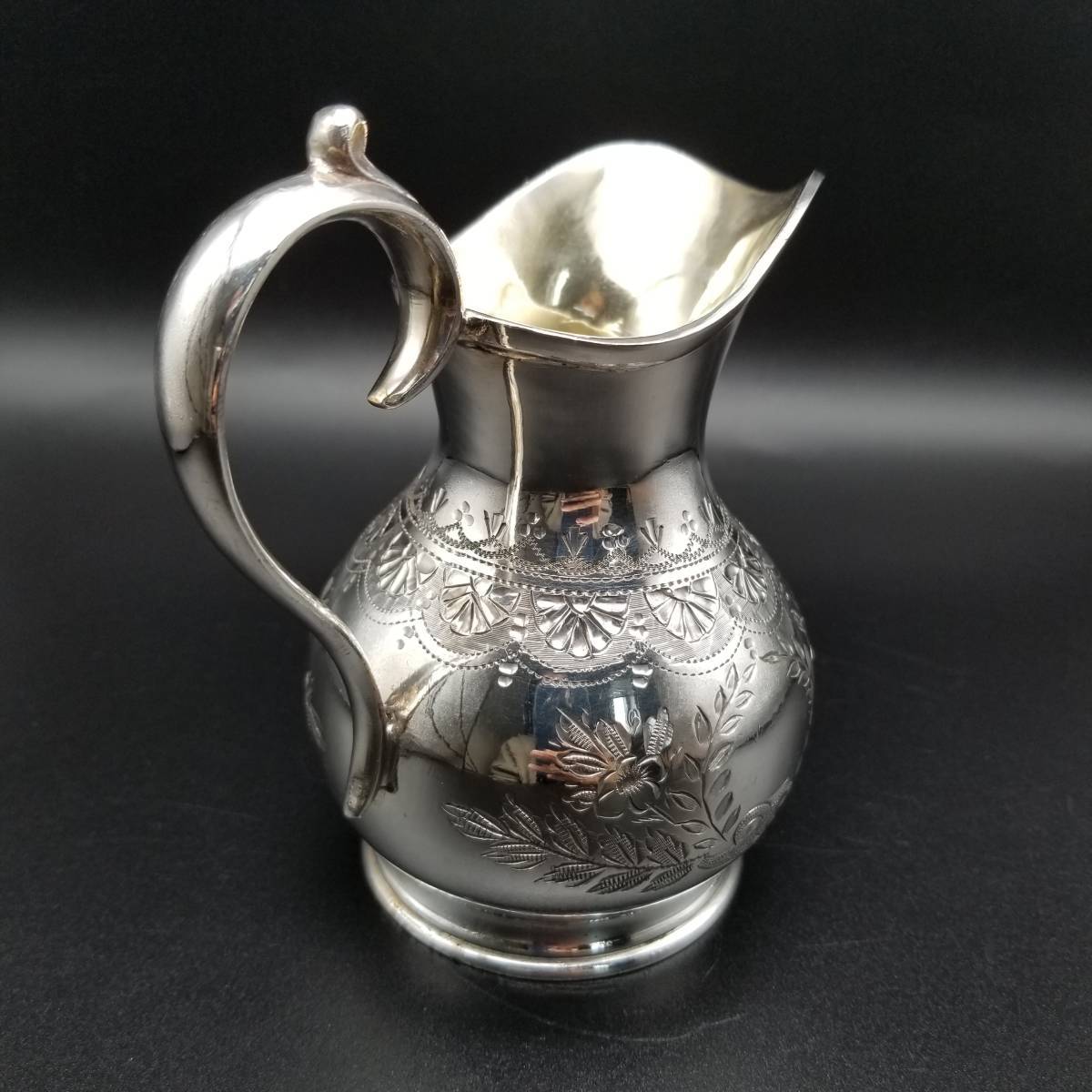 1800年代後半 英国 アンティーク ヴィクトリア シルバーメッキ ミルクジャグ ポット 銀メッキ 彫金 Atkin Brothers 紅茶 花 フローラル