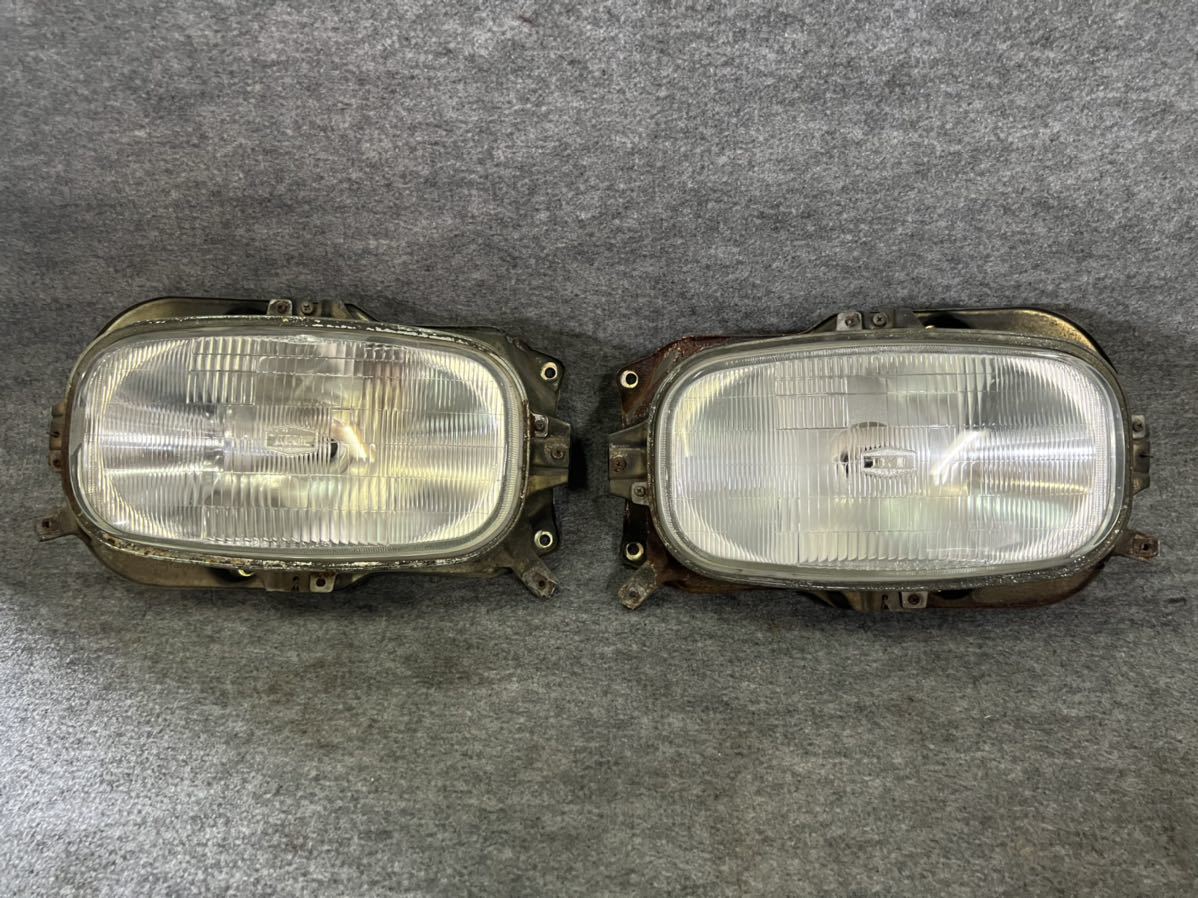 良品 点灯OK 角目 ヘッドライト IKI 割れなし 330 グロリア 4ドア