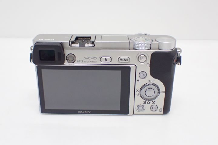 SALE高品質】 SONY α6000 ホワイト 本体 付属品 + ボディケース HNLVc