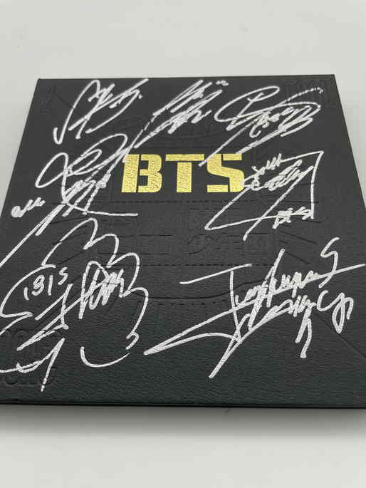 BTS (防弾少年団)☆直筆サイン入り・韓国アルバム CD item details