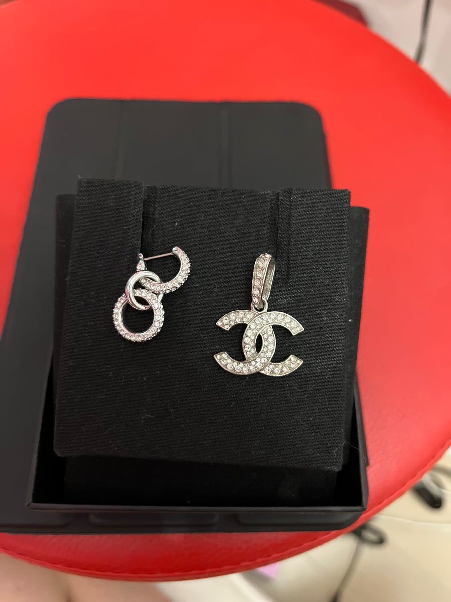 数量は多 最終値下げシャネルピアス CHANEL片方、スワロフスキーピアス